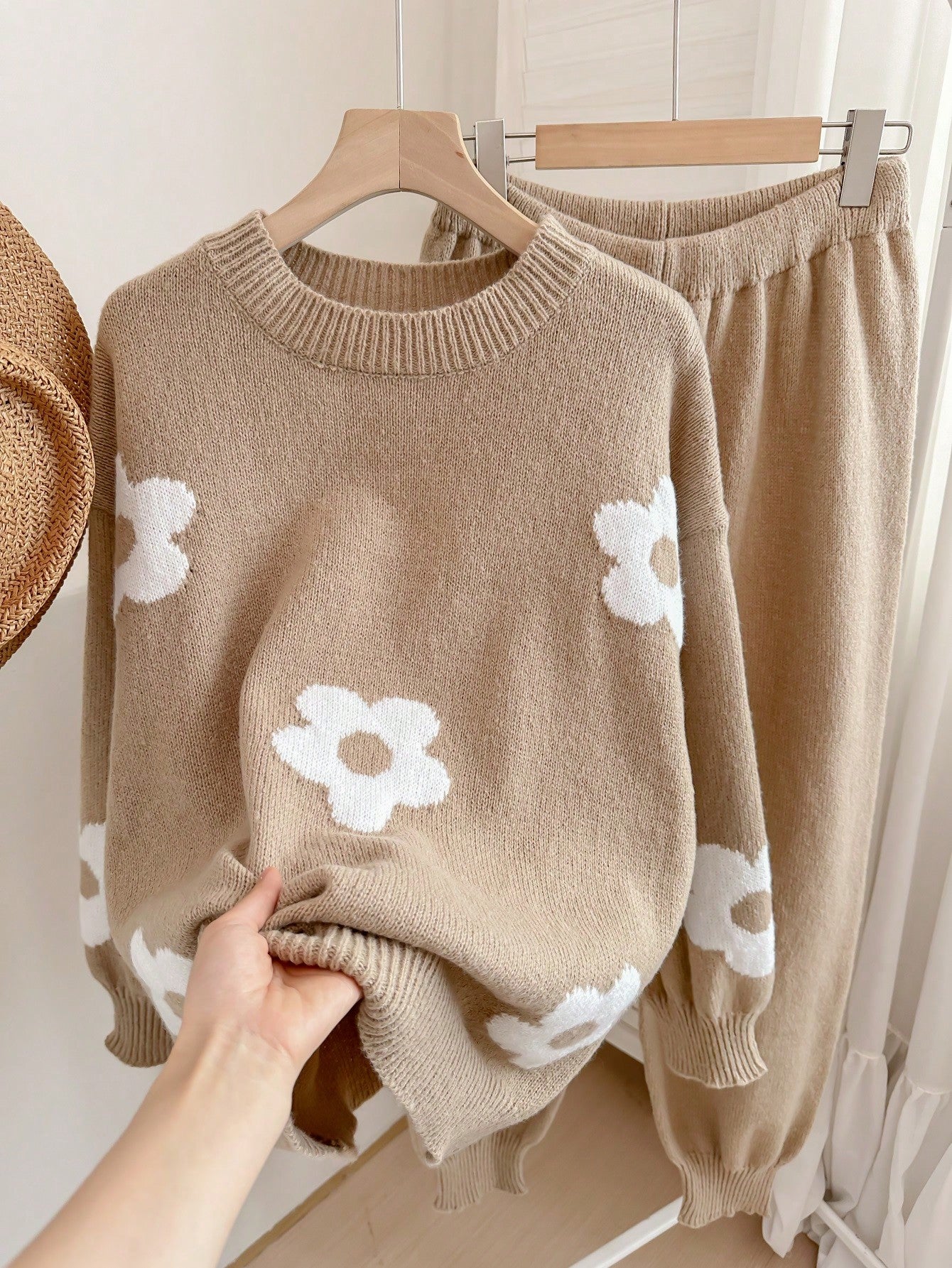 2pcs Women Crochet Flower Pullover Sweatshirt & Long Pants Set