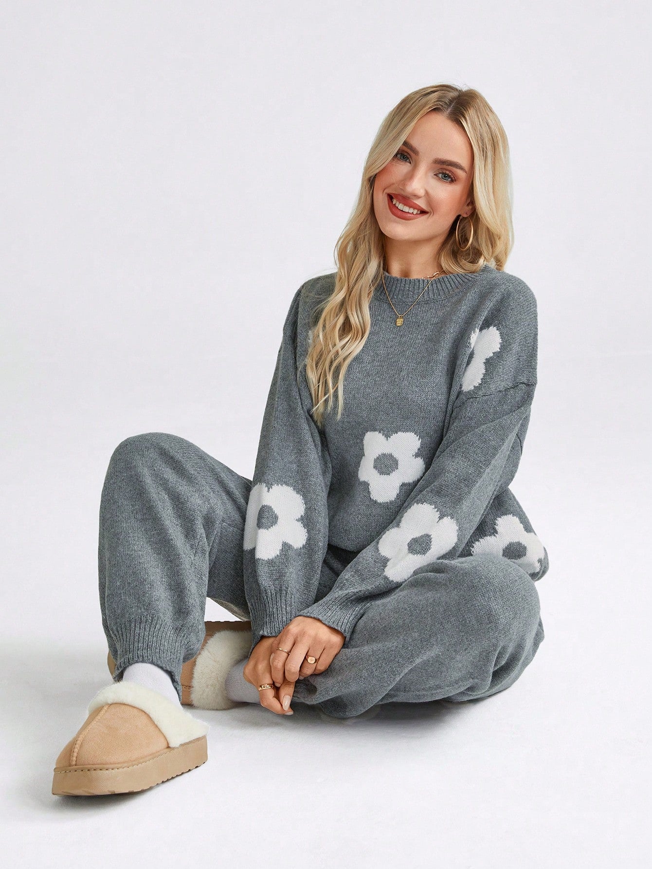 2pcs Women Crochet Flower Pullover Sweatshirt & Long Pants Set